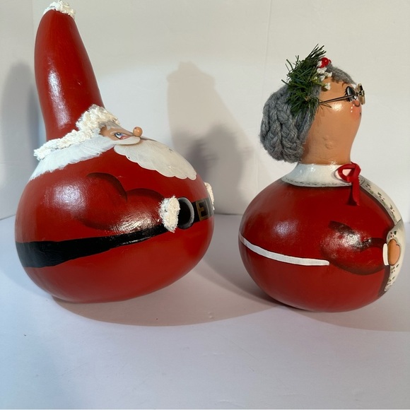 Vtg Santa & Mrs Claus Christmas Gourds Hand Made Signed Mary Susan 11.5” & 9” - Picture 8 of 11